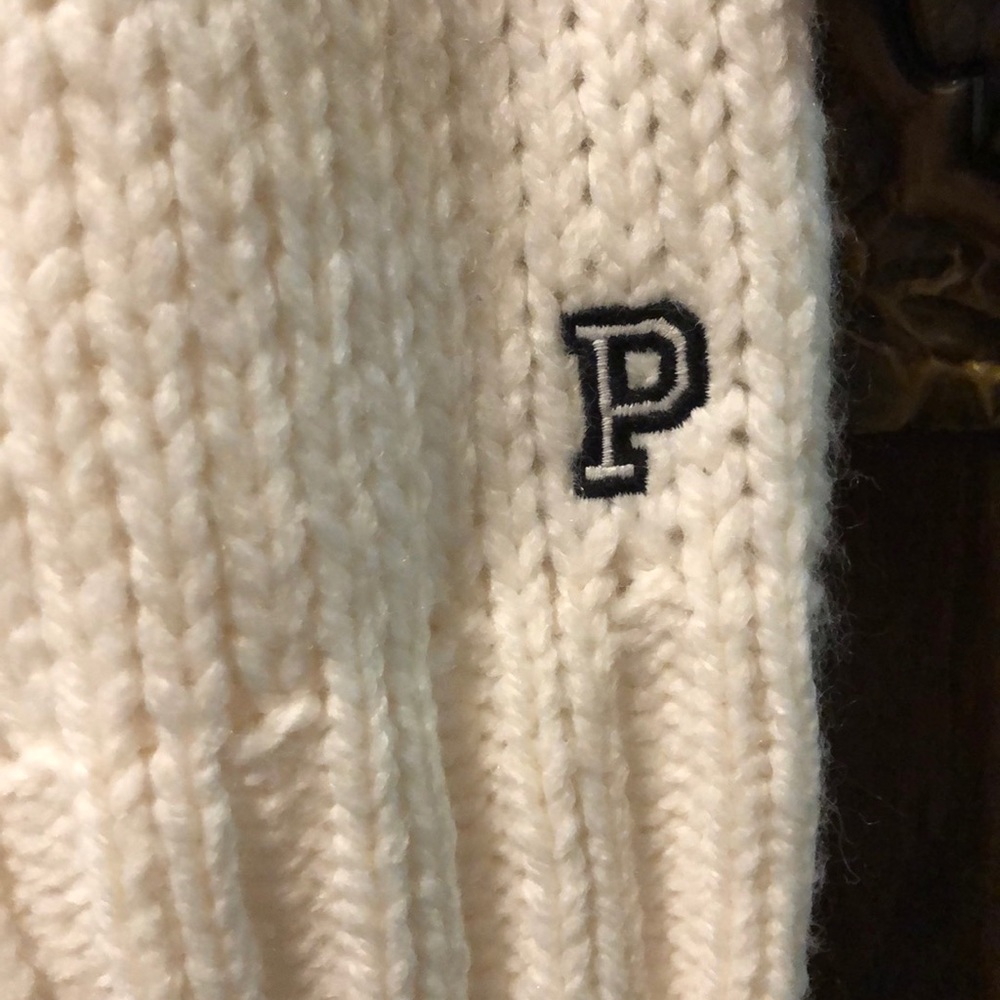 BRAND NEW Victoria’s Secret PINK Boyfriend Sweater - Picture 4 of 5